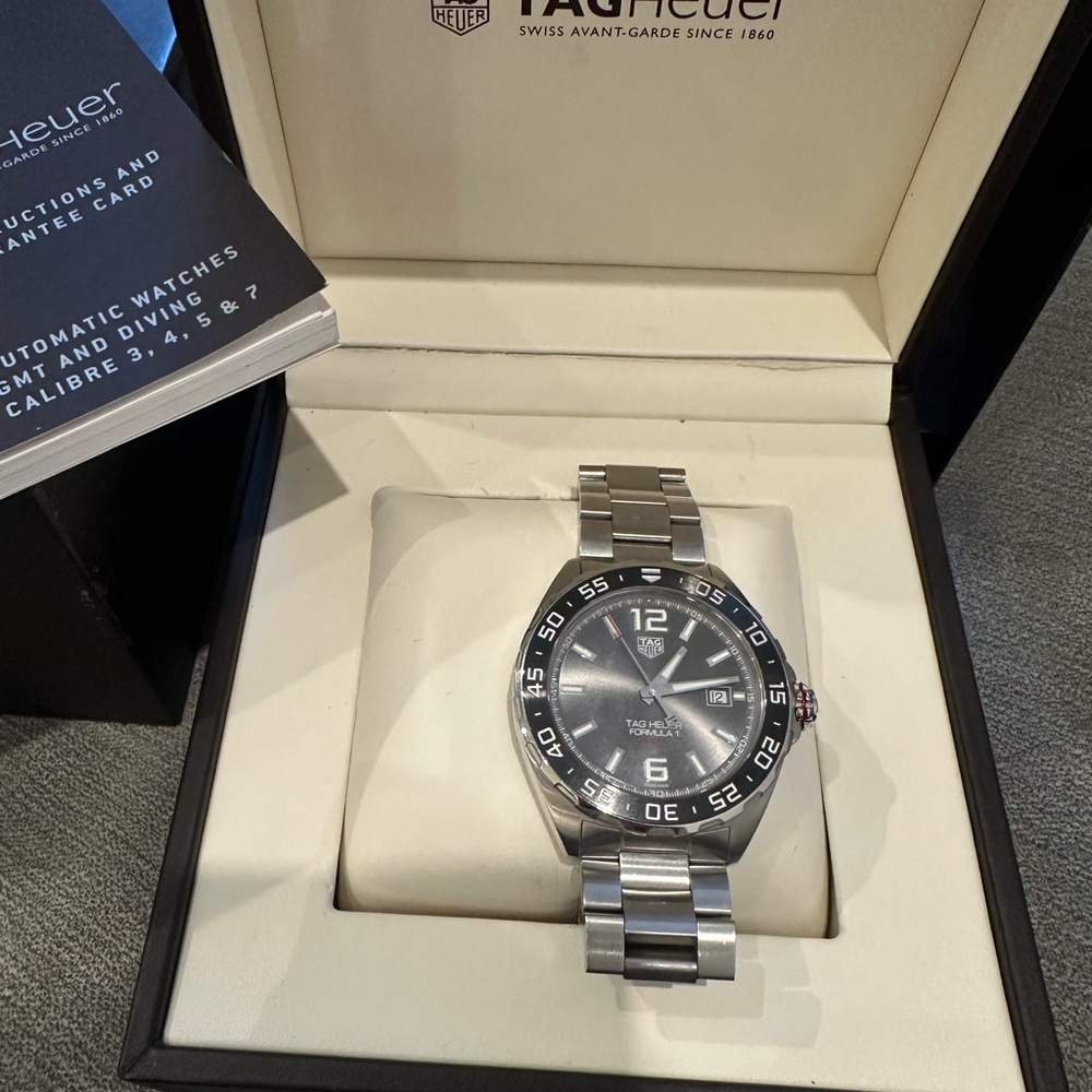 TAG Heuer Formula 1 Calibre 5 Silver Watch with Black Dial - Picture 10 of 15